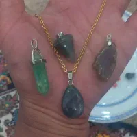 گردنبنده سنگ زندهقیمت با زنجیر ۲۰۰هزارتمن|بدلیجات|یاسوج, |دیوار