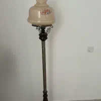 اباژور ایستاده