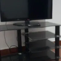 میزتلوزیون و تلوزیون ۳۲اینج ال جی|تلویزیون و پروژکتور|قروه, |دیوار