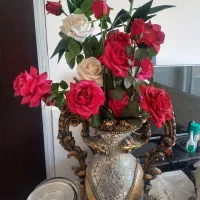 گل و گلدان و جاکفشی بفروش میرسد