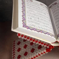 قرآن نفیس همراه بارحل.مهره دوزی.وزیری(کد۲۲)فخررازی|کتاب و مجله مذهبی|تهران, بهارستان|دیوار