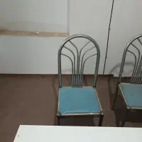 صندلی فلزی در حد