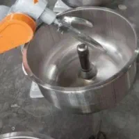 خمیرکن پهن کن و تنور