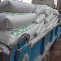 حمل نخاله توسط نیسان با کارگر وحمل  آجر و ماسه گچ