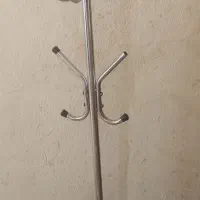 آویز ایستاده