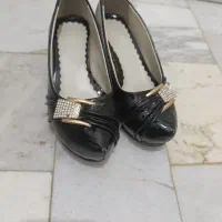 کفش‌سایز‌۳۹