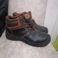 کفش کار|کیف، کفش، کمربند|شاهینشهر, مسکن مهر|دیوار