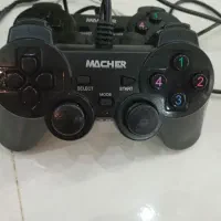 دسته ی بازی کامپیوتر