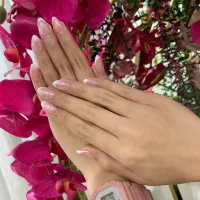 خدمات تخصصی ناخن در پونک در محیطی تمیز و حرفه‌ای