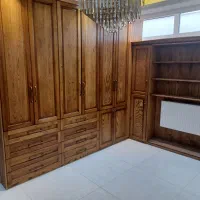 نصاب کابینت کمد درب چوبی پارکت دیوارکوب