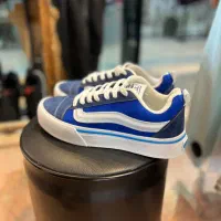 بورس انواع کتونی درجه یک خوش قیمت زنونه و مردونه|کیف، کفش، کمربند|چالوس, |دیوار