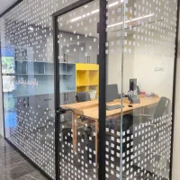 استیکر و گرافیک محیطی