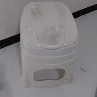 دستشویی فرنگی سالم بدون شکستگی