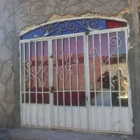 دو عدد درب ساختمان دو لخت بزرگ