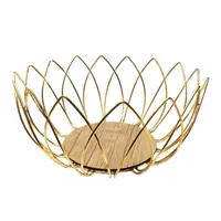 میوه خوری هندسی طلایی طرح لاله|ظروف سرو و پذیرایی|بندر انزلی, کارآموزی|دیوار