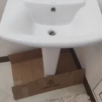 روشویی سالم و تمیز پایه دار