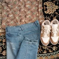 شلوارسایز46*پیراهن آستین کوتاه سایزL*کتونی سایز42