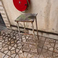 چهارپایه فلزی