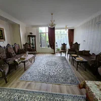 آپارتمان ۱۳۵ متری / خیابان جابرانصاری / حیاط