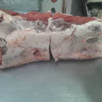 گوشت گوساله گوسفندی و شتر مرغ