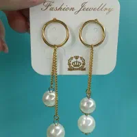 مانتو گردنبند گوشواره لباس زیر شال روسری