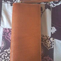 کیف پول و دسته چک