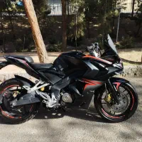 rs 200 پالس ار اس