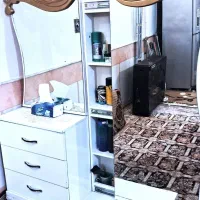 اینه و میز آرایش