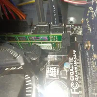 کیس کامپیوتر و مانیتور تمیز و قدرتمند