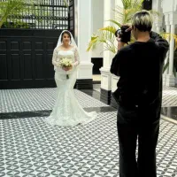 فروشنده خانم