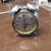 ساعت‌رومیزی‌قدیمی‌نیاز‌به‌سرویس