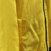 کاپشن|لباس|عجب شیر, |دیوار