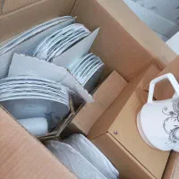 سرویس چینی ۶نفره مارک رزیانا نو داخل کارتن هست