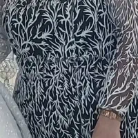 تعدادی لباس مجلسی|لباس|اشکذر, |دیوار