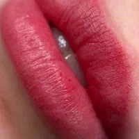 شیدینگ لب ۱۵۰۰میکرو ابرو۱۵۰۰ بن مژه ۹۰۰خط چشم۱۵۰۰