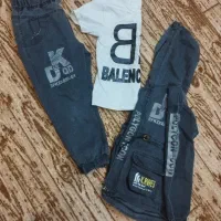 لباس سه تیکه و کفش کتونی