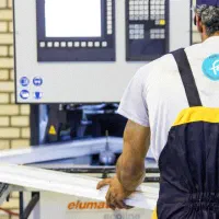 استخدام نیروی فنی آقا