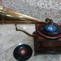 گرامافون عتیقه