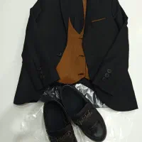 کت و شلوار مشکی و وست قهوه ای کفش کالج مشکی