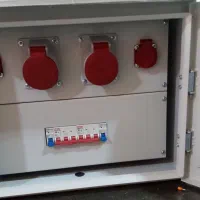 خدمات برق صنعتی مونتاژ تابلو برق|خدمات پیشه و مهارت|میبد, |دیوار