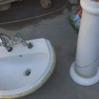 کاسه دستشویی کارکرده بدون شکستگی