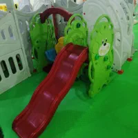 تعدادی وسایل خانه بازی