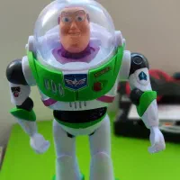 تعدادی اسباب بازی پسرانه