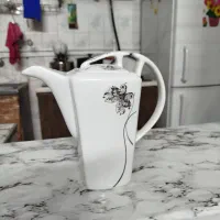 قوری چینی نوعه نو همراه با ۶ عدد نمکدان