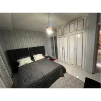 تخت و میزارایش و ایینه