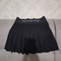 مقداری لباس|لباس|اسلام‌شهر, شهرک سعیدیه|دیوار