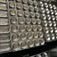 انواع دیس قنادی سینی خشکن قالب کیک یزدی سینی پانچ|ظروف پختوپز|حبیب آباد, |دیوار