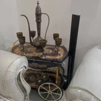 میز بار با وسایل برنزی