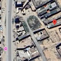 زمین دور دیوار