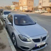 برلیانس ۳۲۰ کراس